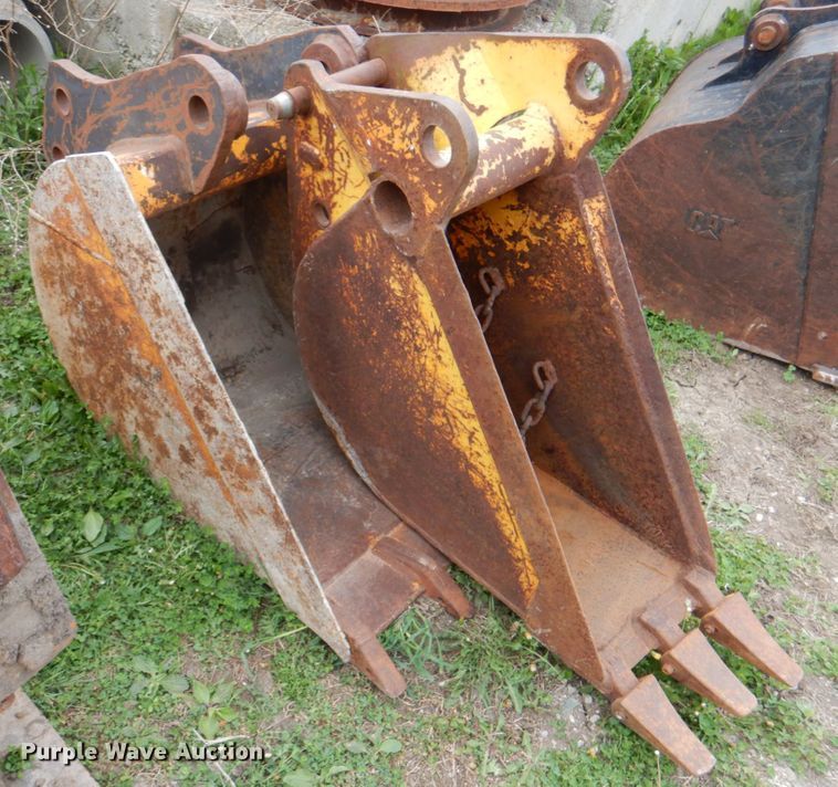 image for item IQ9397 (2) excavator buckets
