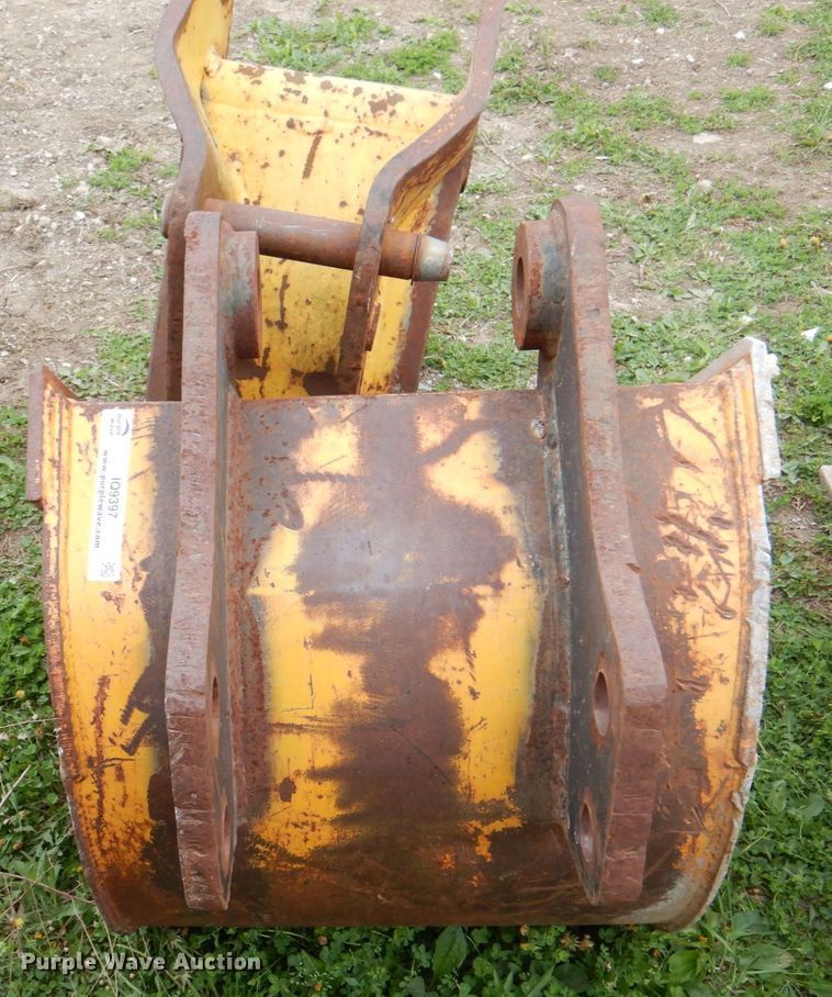 image for item IQ9397 (2) excavator buckets