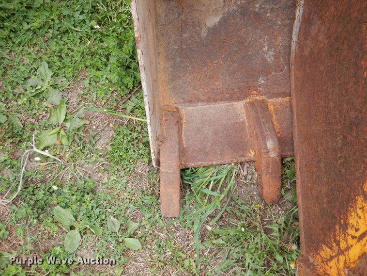 image for item IQ9397 (2) excavator buckets