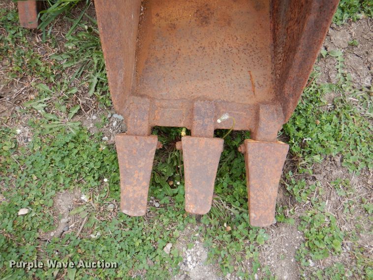 image for item IQ9397 (2) excavator buckets