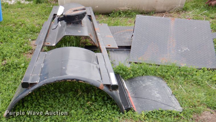 image for item IQ9403 Truck fenders