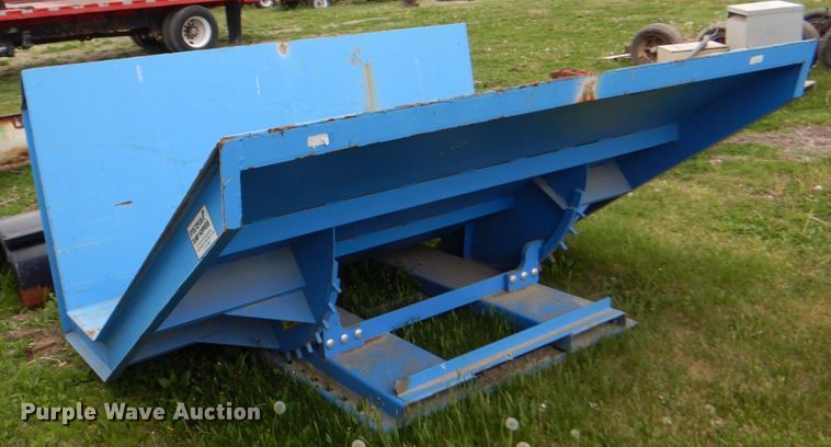 image for item IQ9404 Dump hopper