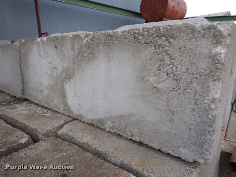 image for item IQ9417 (36) concrete blocks