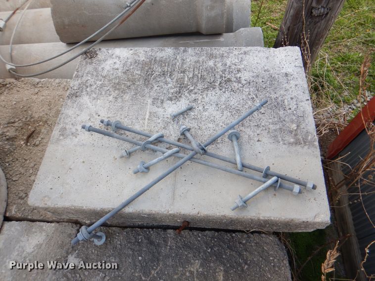 image for item IQ9417 (36) concrete blocks