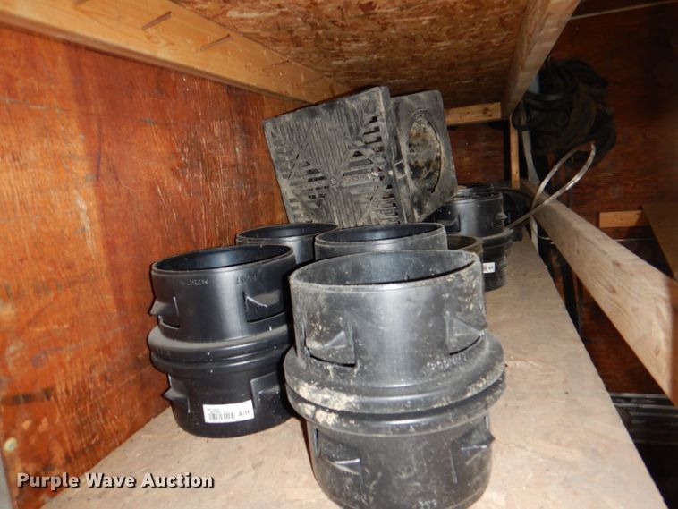 image for item IQ9453 Approximately 60 pieces of irrigation supplies