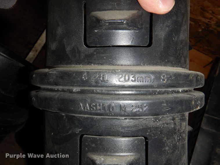 image for item IQ9453 Approximately 60 pieces of irrigation supplies