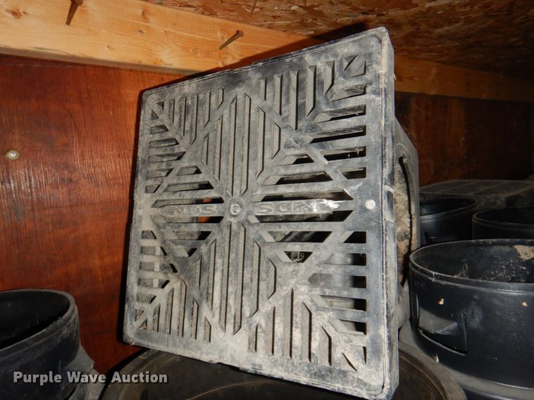 image for item IQ9453 Approximately 60 pieces of irrigation supplies