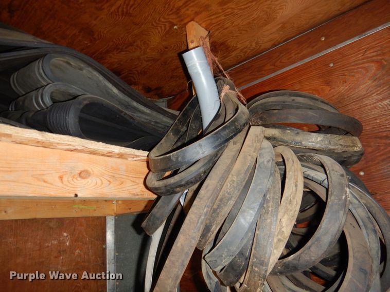 image for item IQ9453 Approximately 60 pieces of irrigation supplies