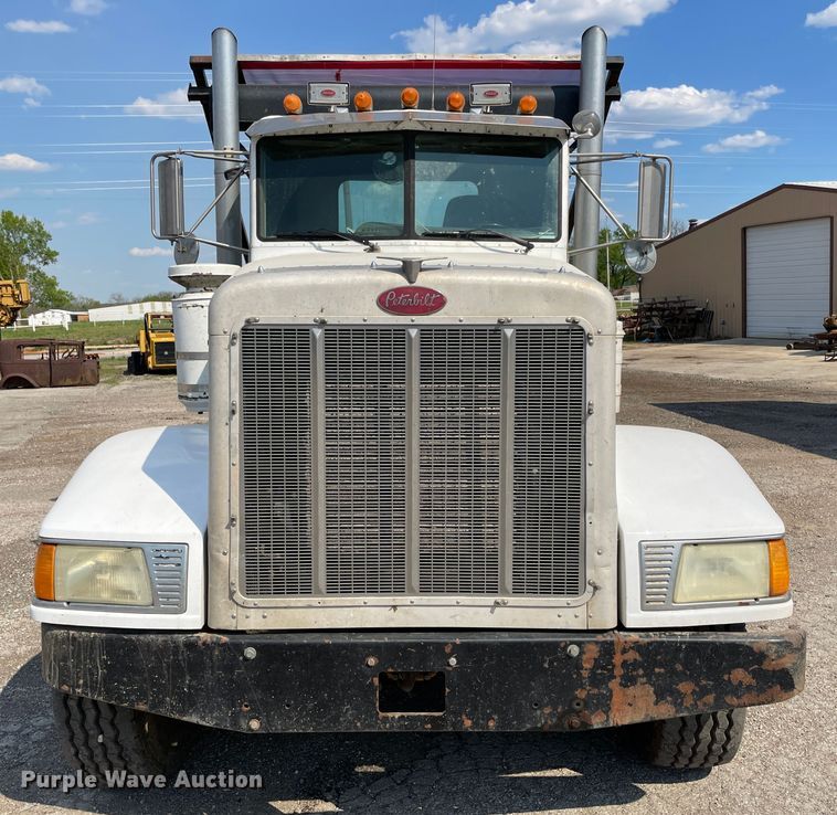 image for item IR9864 1994 Peterbilt 377  roll-off container truck