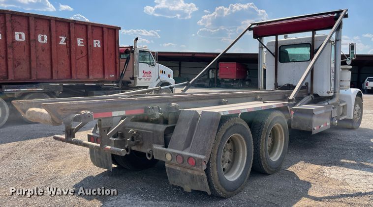 image for item IR9864 1994 Peterbilt 377  roll-off container truck