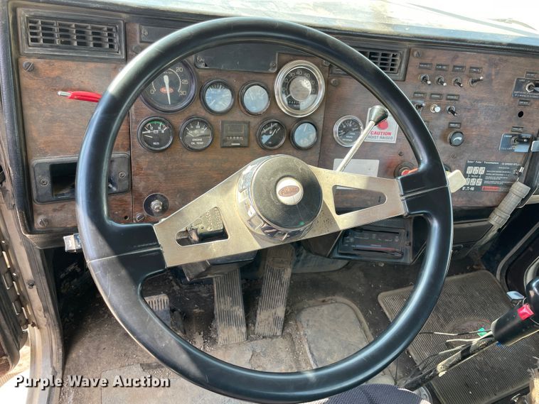 image for item IR9864 1994 Peterbilt 377  roll-off container truck