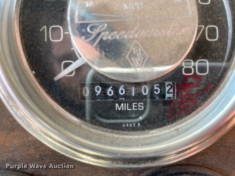 image for item IR9864 1994 Peterbilt 377  roll-off container truck