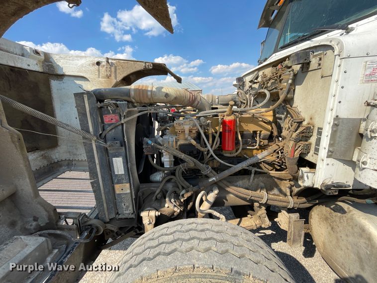 image for item IR9864 1994 Peterbilt 377  roll-off container truck