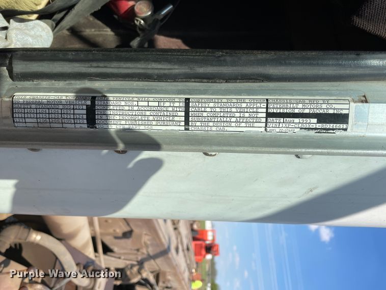 image for item IR9864 1994 Peterbilt 377  roll-off container truck