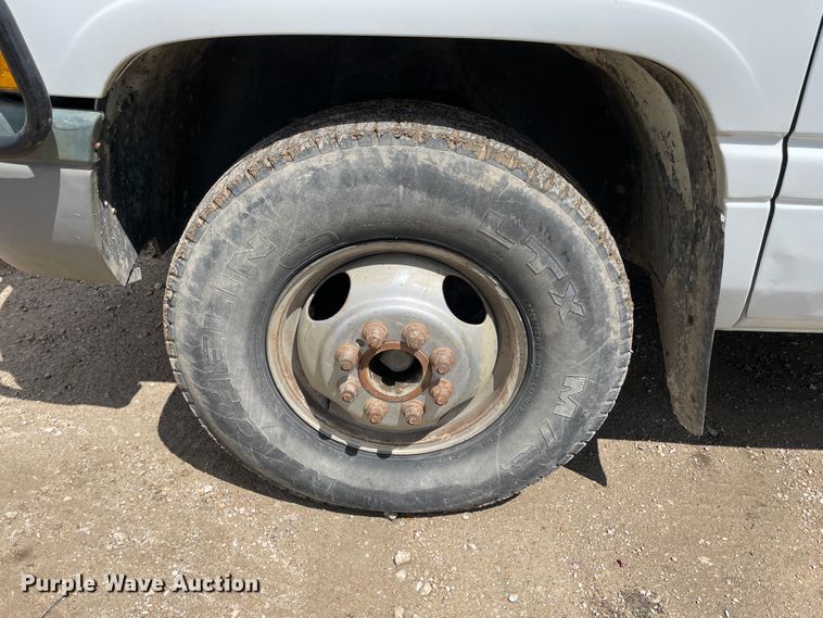 image for item IR9875 1997 Dodge Ram 3500  Club Cab flatbed pickup truck