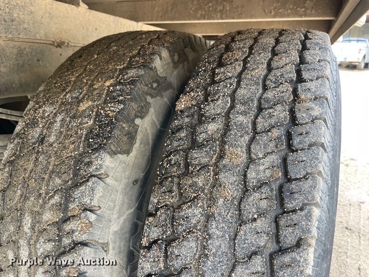 image for item IR9875 1997 Dodge Ram 3500  Club Cab flatbed pickup truck