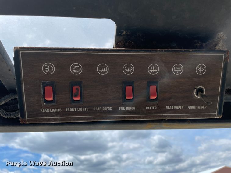 image for item IR9878 1993 Clark GPX25  forklift