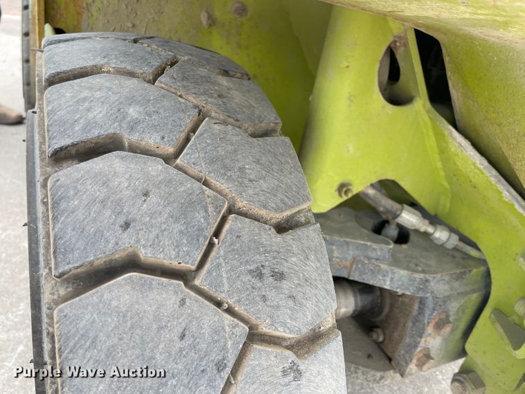 image for item IR9878 1993 Clark GPX25  forklift