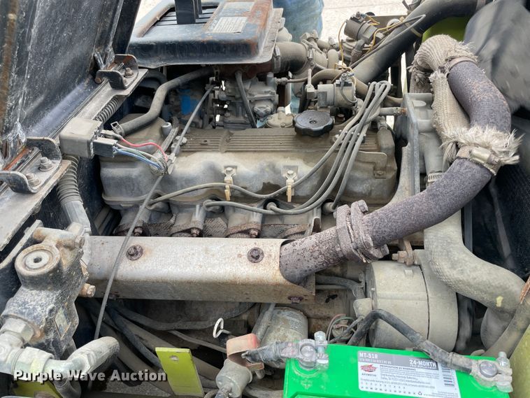 image for item IR9878 1993 Clark GPX25  forklift