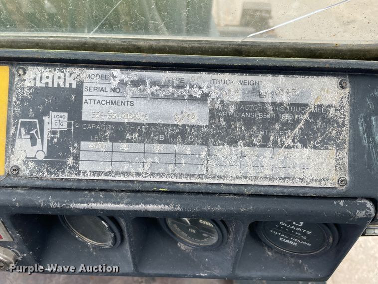 image for item IR9878 1993 Clark GPX25  forklift