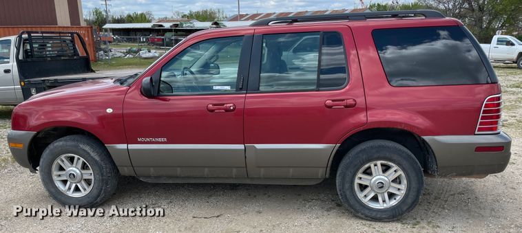 image for item IR9880 2002 Mercury Mountaineer  SUV