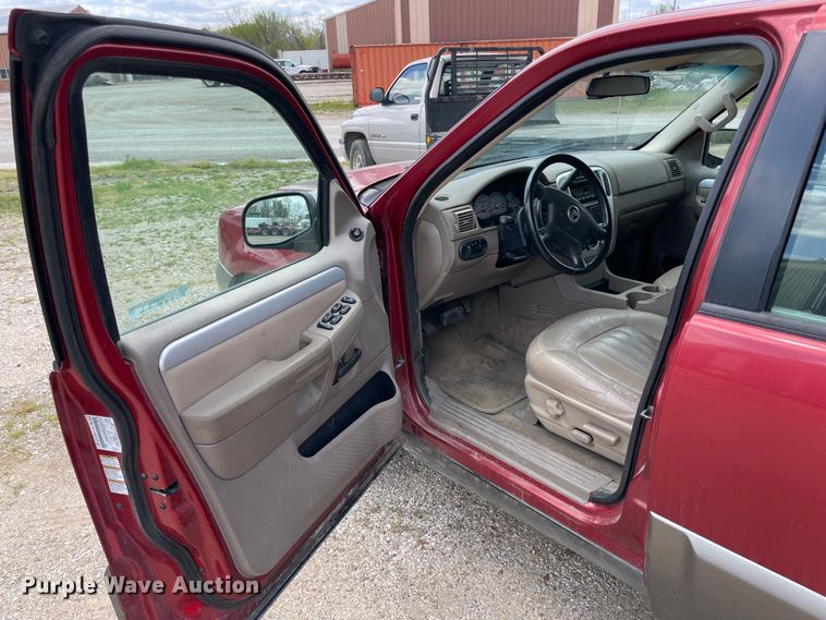 image for item IR9880 2002 Mercury Mountaineer  SUV