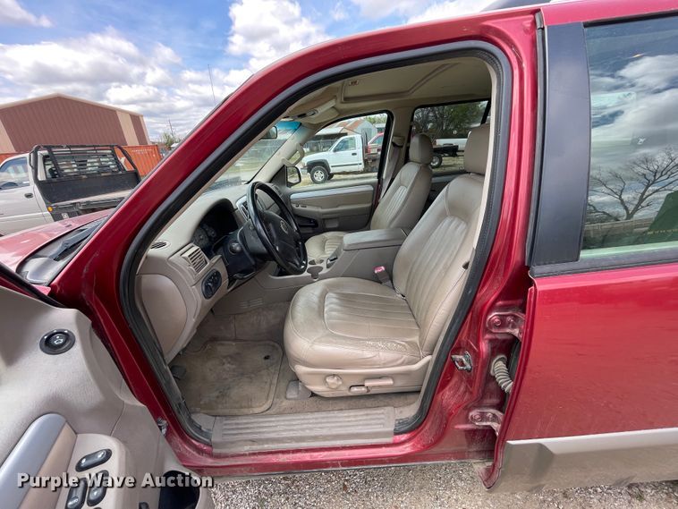 image for item IR9880 2002 Mercury Mountaineer  SUV