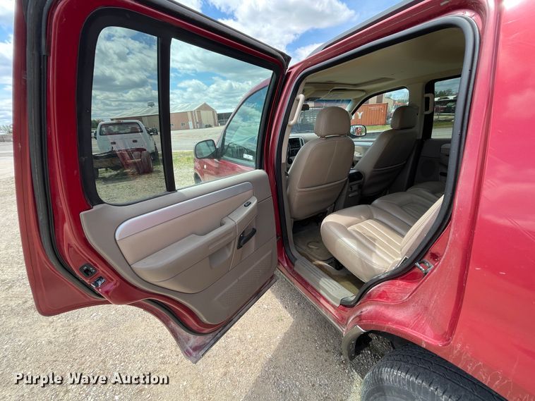 image for item IR9880 2002 Mercury Mountaineer  SUV