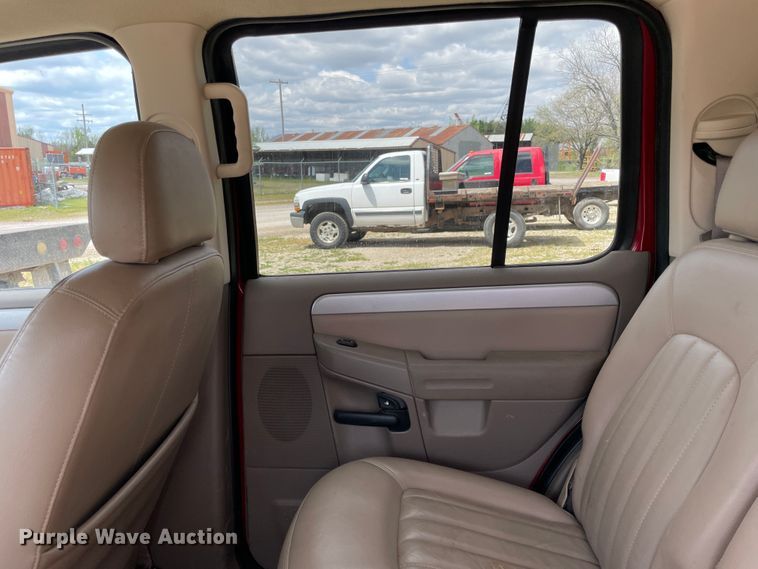 image for item IR9880 2002 Mercury Mountaineer  SUV