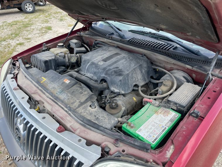 image for item IR9880 2002 Mercury Mountaineer  SUV