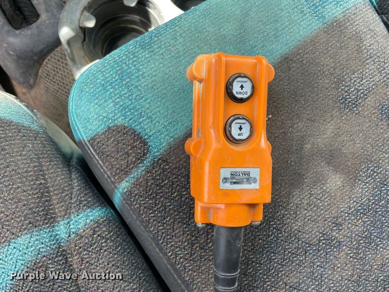 image for item IR9882 2001 Chevrolet Silverado 1500  bale bed pickup truck