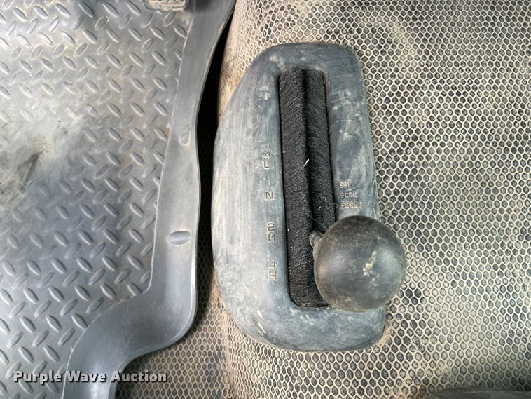 image for item IR9882 2001 Chevrolet Silverado 1500  bale bed pickup truck