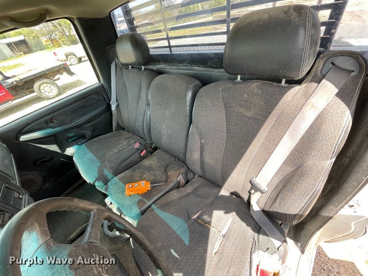 image for item IR9882 2001 Chevrolet Silverado 1500  bale bed pickup truck