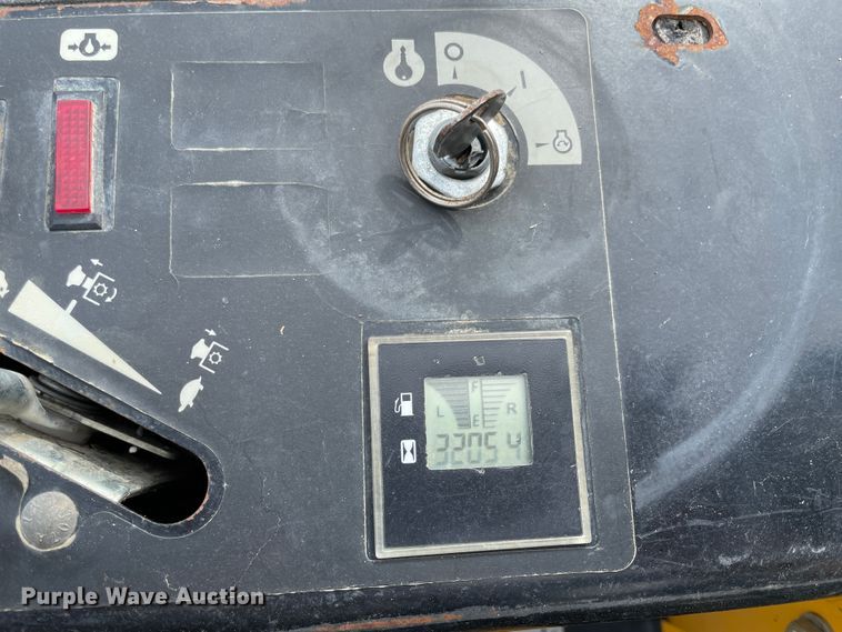 image for item IR9896 2013 Hustler Super Z  ZTR lawn mower