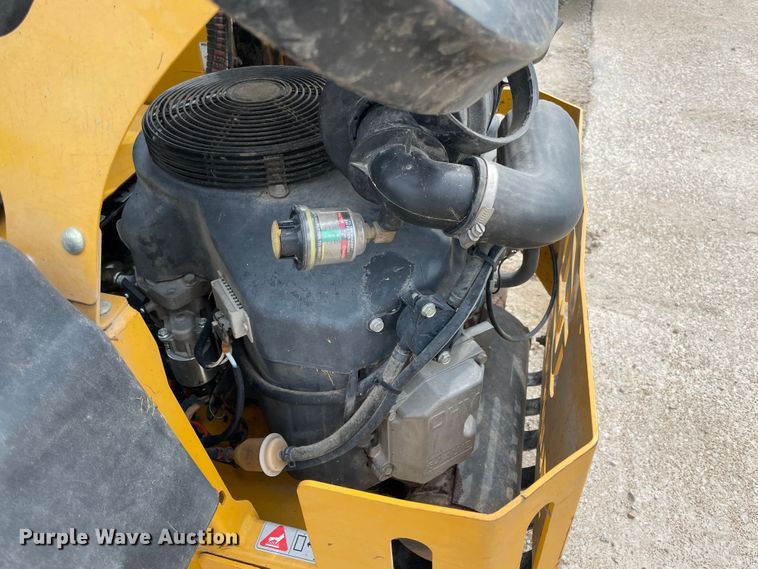 image for item IR9896 2013 Hustler Super Z  ZTR lawn mower