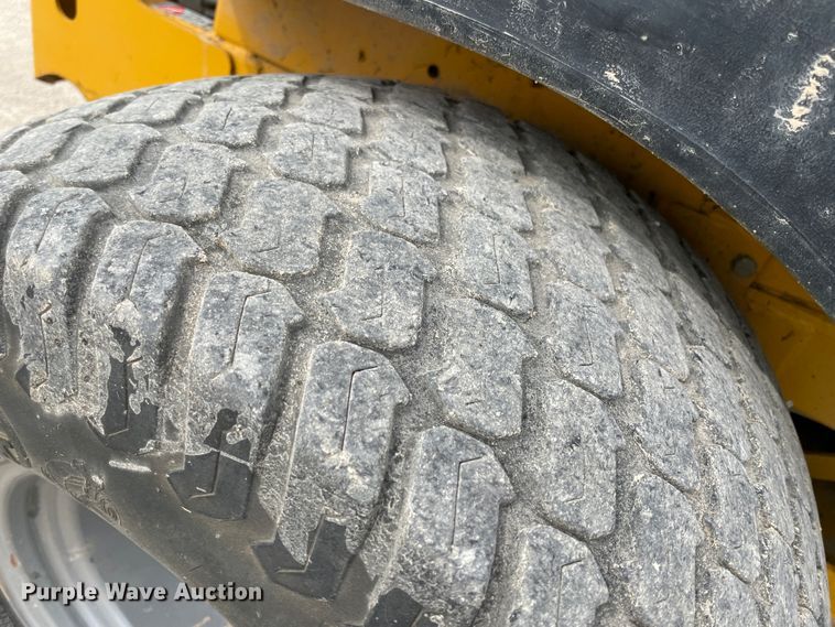 image for item IR9896 2013 Hustler Super Z  ZTR lawn mower