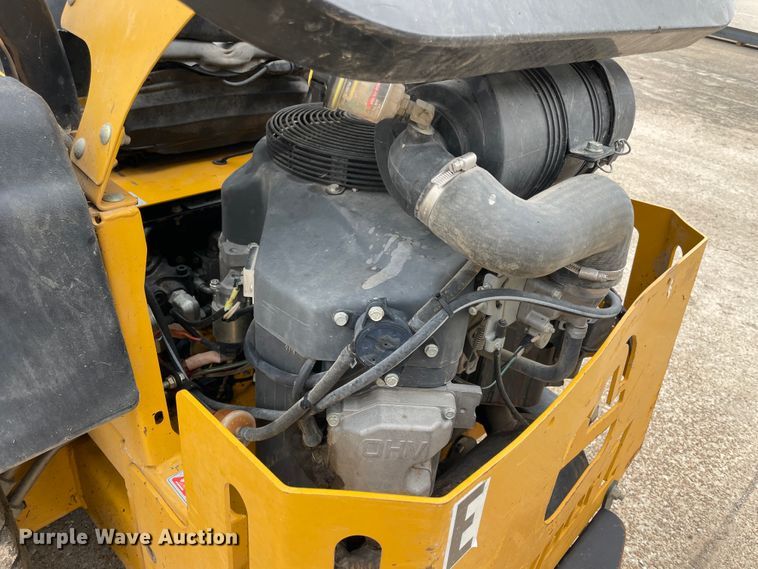 image for item IR9897 2013 Hustler Super Z  ZTR lawn mower