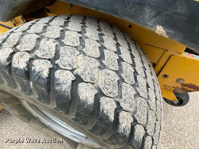 image for item IR9897 2013 Hustler Super Z  ZTR lawn mower