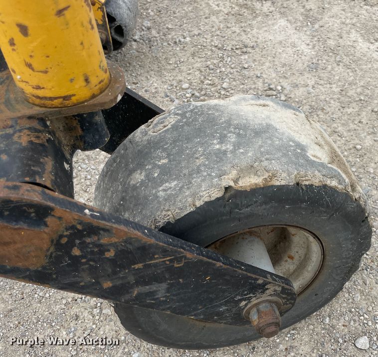 image for item IR9898 2011 Hustler Super Z  ZTR lawn mower