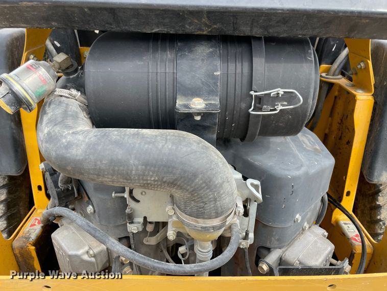 image for item IR9899 2013 Hustler Super Z  ZTR lawn mower