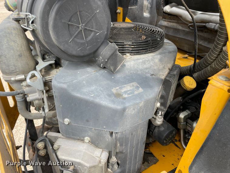 image for item IR9899 2013 Hustler Super Z  ZTR lawn mower