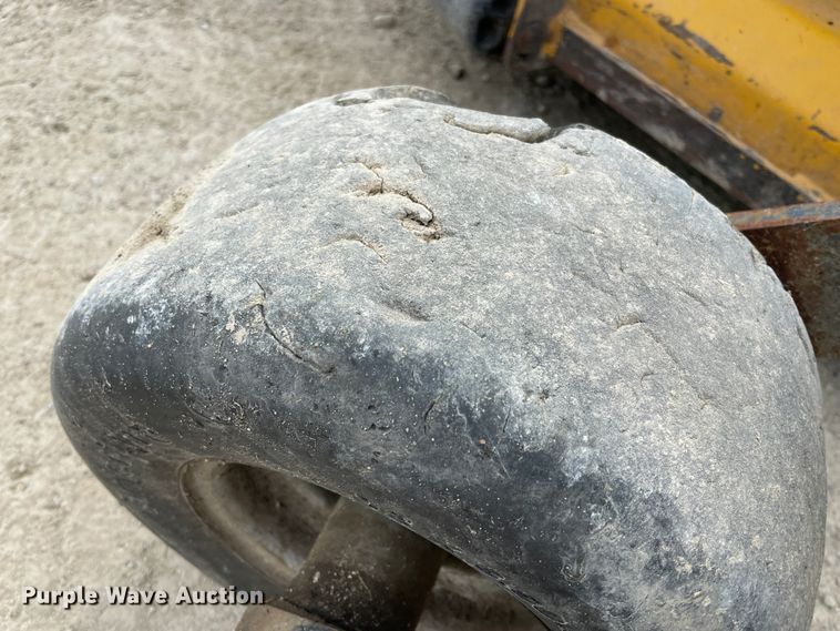 image for item IR9899 2013 Hustler Super Z  ZTR lawn mower