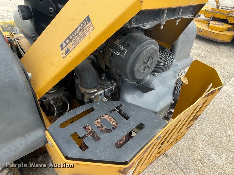 image for item IR9900 2010 Hustler Super Z  lawn mower