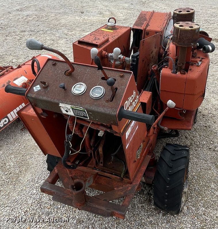 image for item IR9909 Ditch Witch V252  cable plow