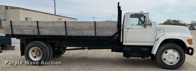 image for item IR9914 1995 Ford F700  dump truck