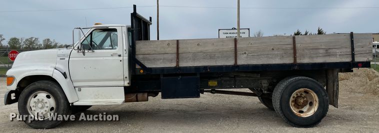 image for item IR9914 1995 Ford F700  dump truck