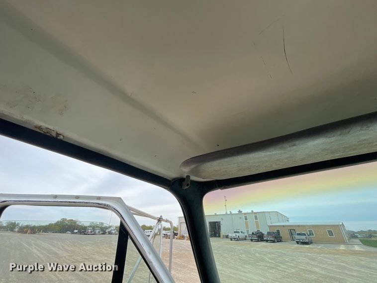 image for item IR9914 1995 Ford F700  dump truck