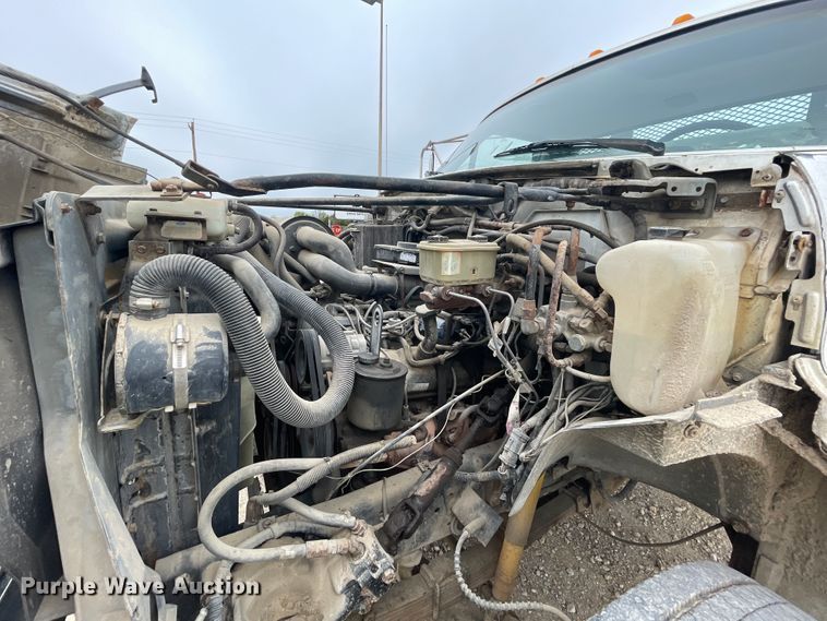 image for item IR9914 1995 Ford F700  dump truck