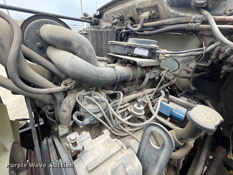 image for item IR9914 1995 Ford F700  dump truck