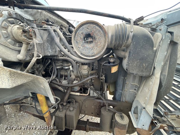 image for item IR9914 1995 Ford F700  dump truck